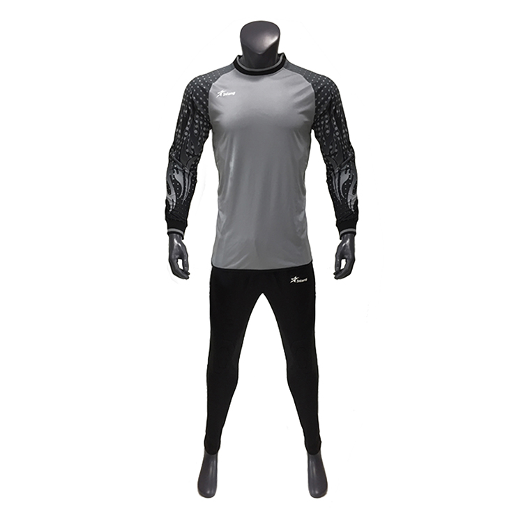 137clothes for men:Wholesale sublimation digital printing goalkeeper soccer jersey set 